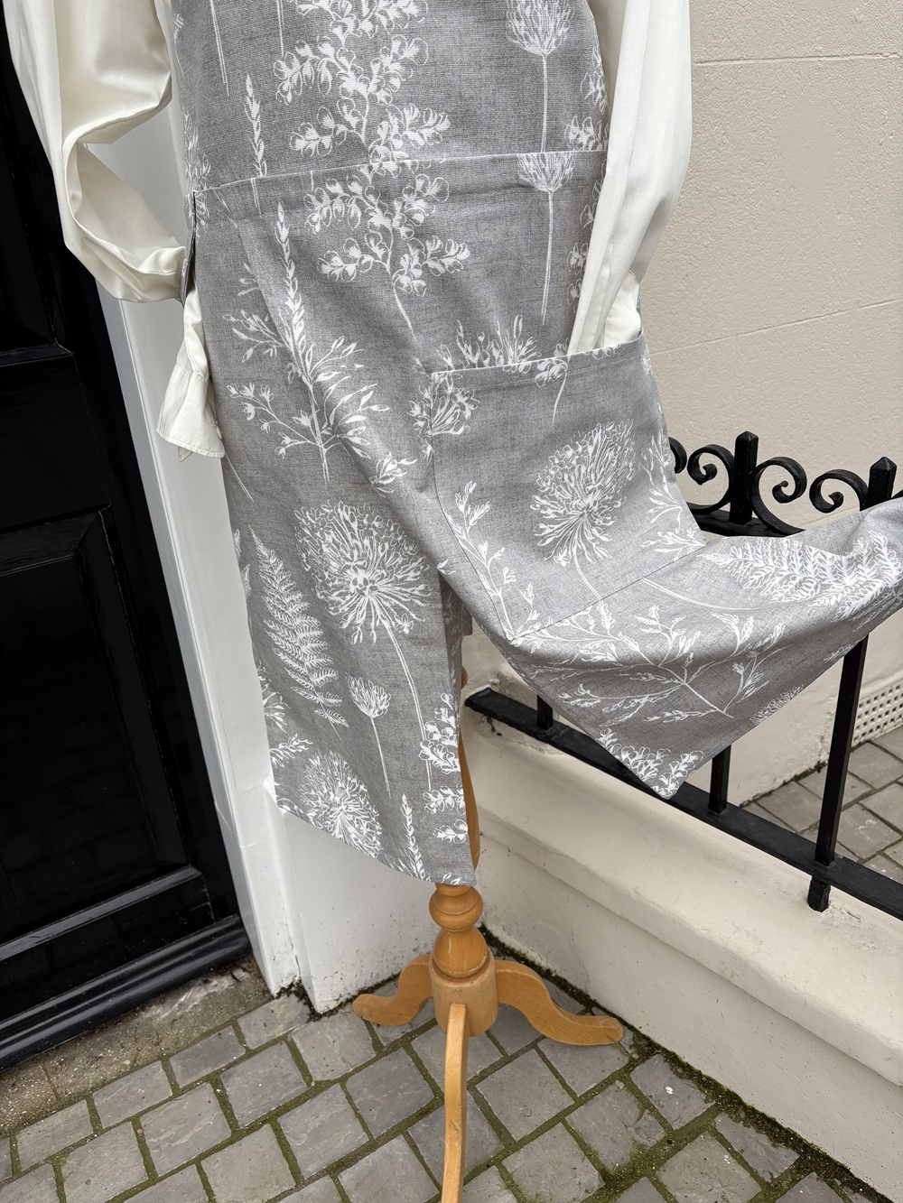 handmade potters apron lymington hampshire