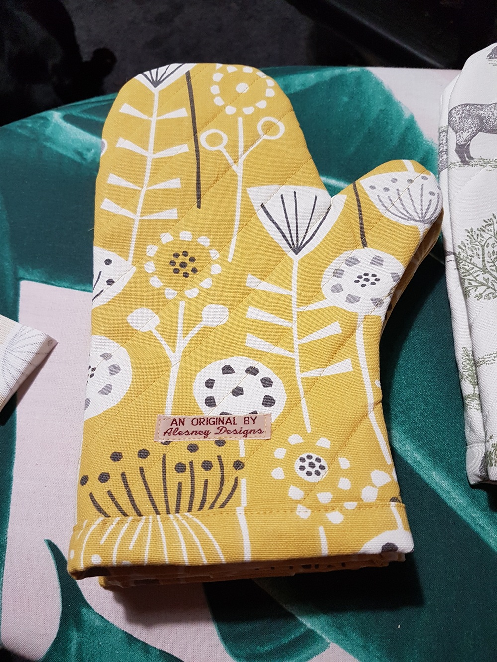 Oven Mitt Oven Glove handmade by Alesney Designs Lymington Hampshire